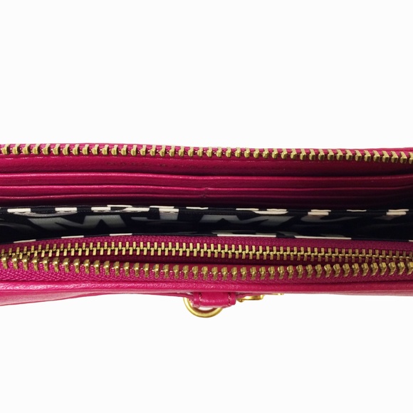 Marc by Marc Jacobs Petal to the Metal Pink Wallet - Picture 3 of 7